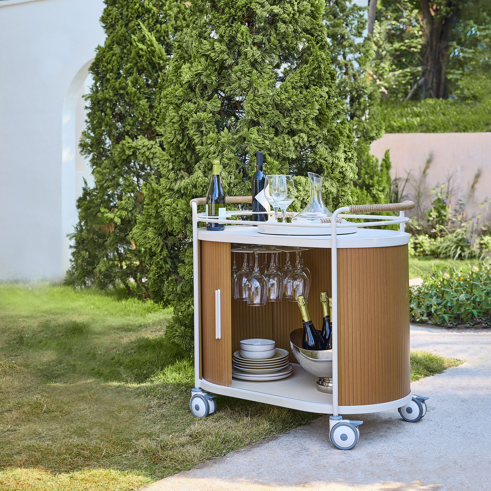 OLIVA Gheridon exterior - Image 4
