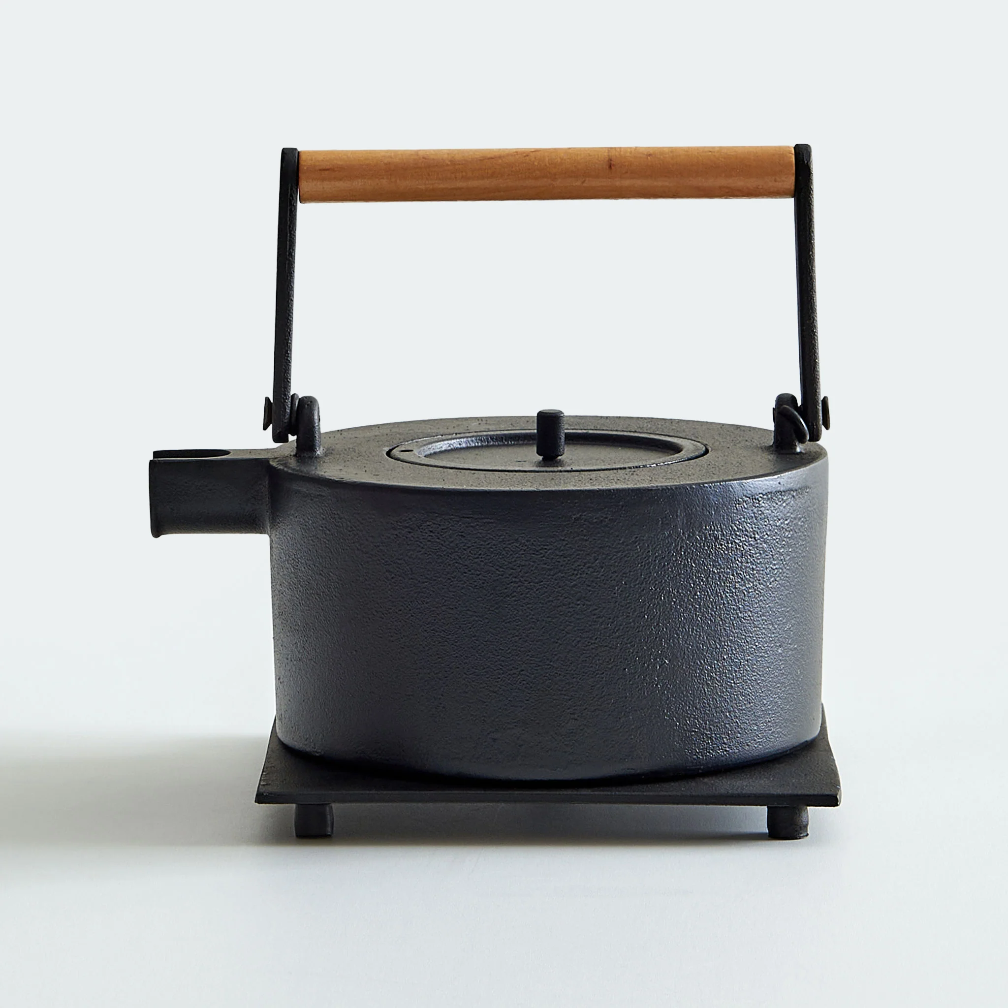 MAKI Ceainic cu trivet, fontă, 1L